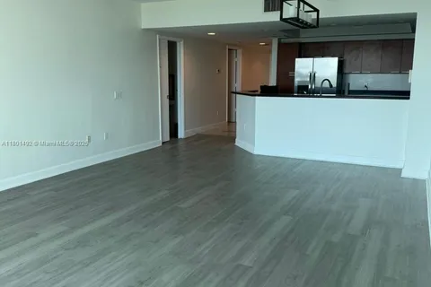 15051 Royal Oaks Ln # 905, North Miami FL 33181