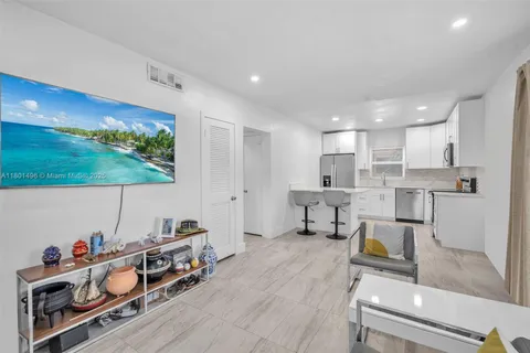 1581 NE 34th Ct # 115, Oakland Park FL 33334