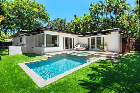 5711 Michelangelo St, Coral Gables FL 33146