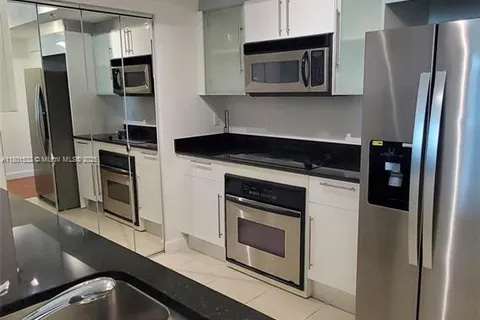 335 S Biscayne Blvd # 2105, Miami FL 33131