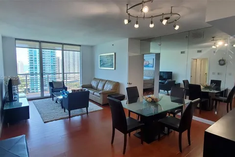 335 S Biscayne Blvd # 2105, Miami FL 33131
