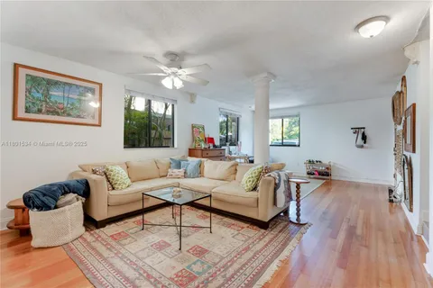 3182 Day Ave, Coconut Grove FL 33133