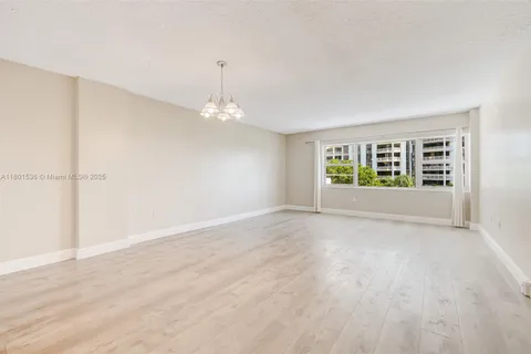 1700 NE 105th St # 505, Miami Shores FL 33138