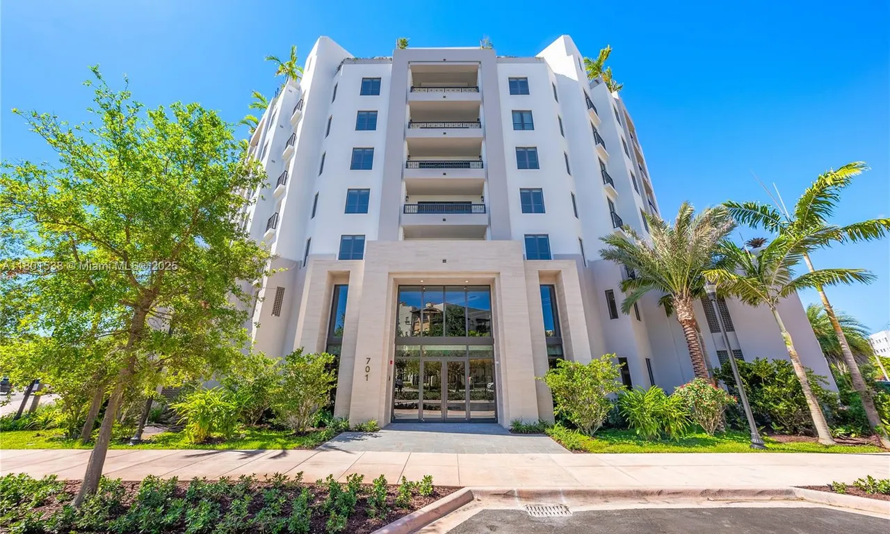 701 Valencia Ave # 404, Coral Gables FL 33134
