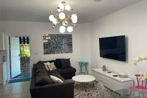 4615 N Miami Ave # F, Miami FL 33127