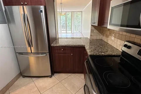 9410 Live Oak Pl # 305, Davie FL 33324
