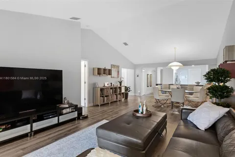 16279 Laurel Dr # 5, Weston FL 33326