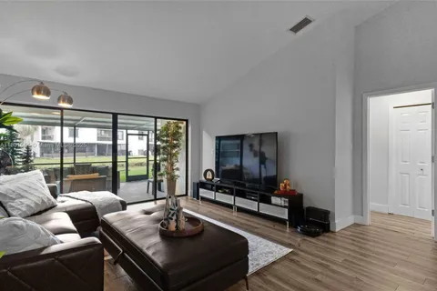 16279 Laurel Dr # 5, Weston FL 33326