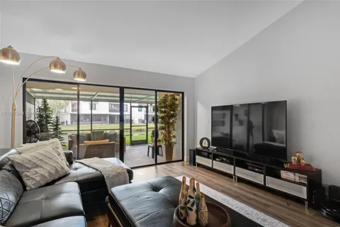 16279 Laurel Dr # 5, Weston FL 33326