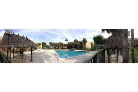 8025 SW 107 AV # 309, Miami FL 33173