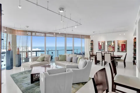3101 S Ocean Dr, Hollywood FL 33019