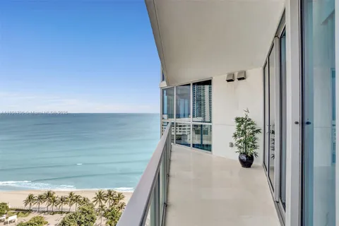 3101 S Ocean Dr, Hollywood FL 33019