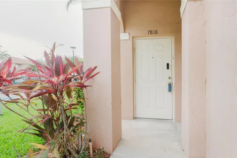 7818 Catalina Cir, Tamarac FL 33321
