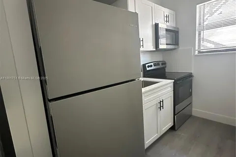 638 SW 21st Ave # 2, Miami FL 33135