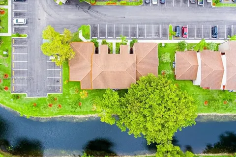 9939 Nob Hill Pl # 9939, Sunrise FL 33351