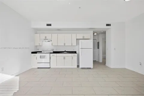 405 E 7th St # 109, Hialeah FL 33010