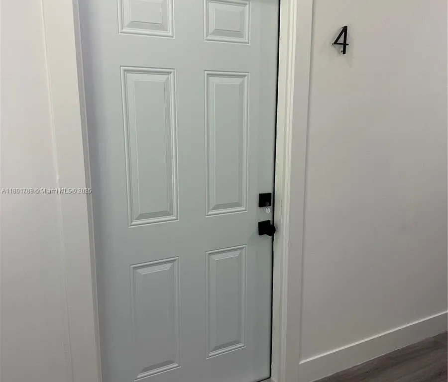 638 SW 21st Ave # 4, Miami FL 33135