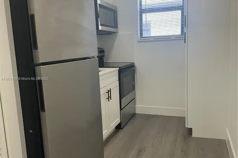 638 SW 21st Ave # 4, Miami FL 33135