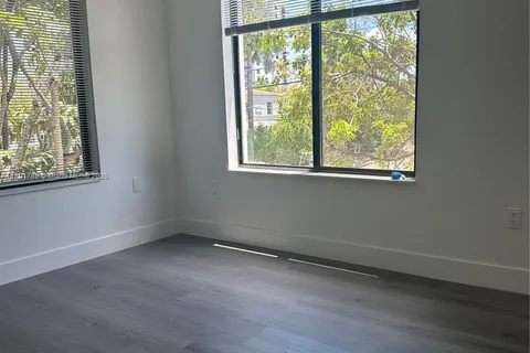 638 SW 21st Ave # 4, Miami FL 33135