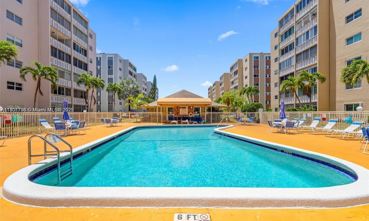 301 NE 14th # 207, Hallandale Beach FL 33009