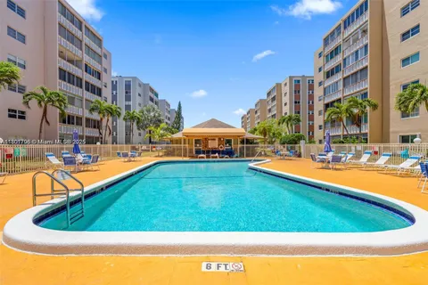 301 NE 14th # 207, Hallandale Beach FL 33009