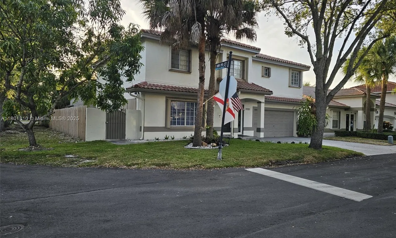 19110 NW 88th Ct, Hialeah FL 33018