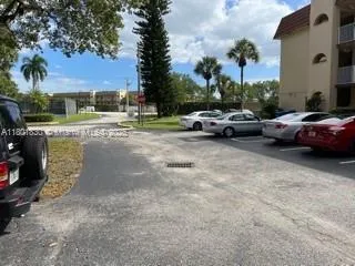 8285 Sunrise Lakes Blvd # 202, Sunrise FL 33322
