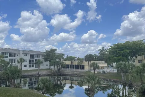 8285 Sunrise Lakes Blvd # 202, Sunrise FL 33322