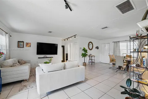 6400 Sheridan St, Hollywood FL 33024