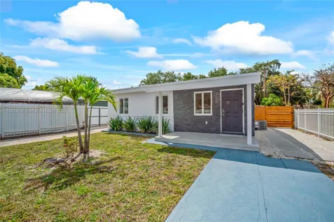 716 Burlington St, Opa-Locka FL 33054