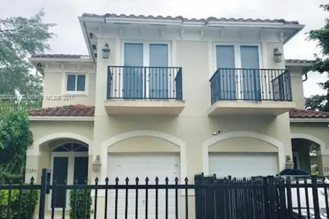 2286 SW 16 CT # 2286, Coral Gables FL 33145