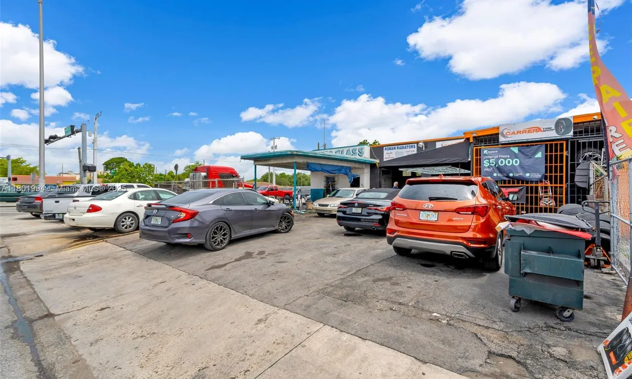 3200 NW 54th St, Miami FL 33142