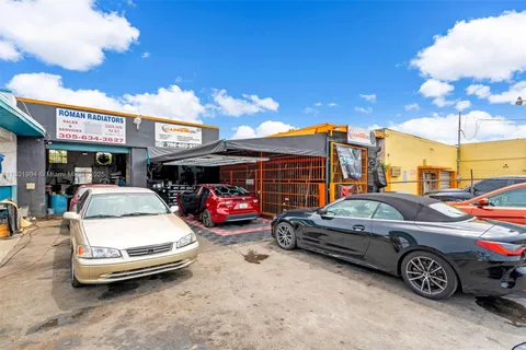 3200 NW 54th St, Miami FL 33142