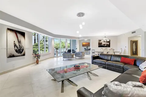 21200 Point Pl # 403, Aventura FL 33180