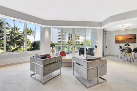 21200 Point Pl # 403, Aventura FL 33180