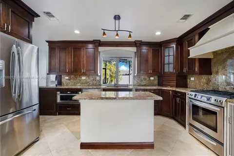 1911 NE 206th Ter, Miami FL 33179