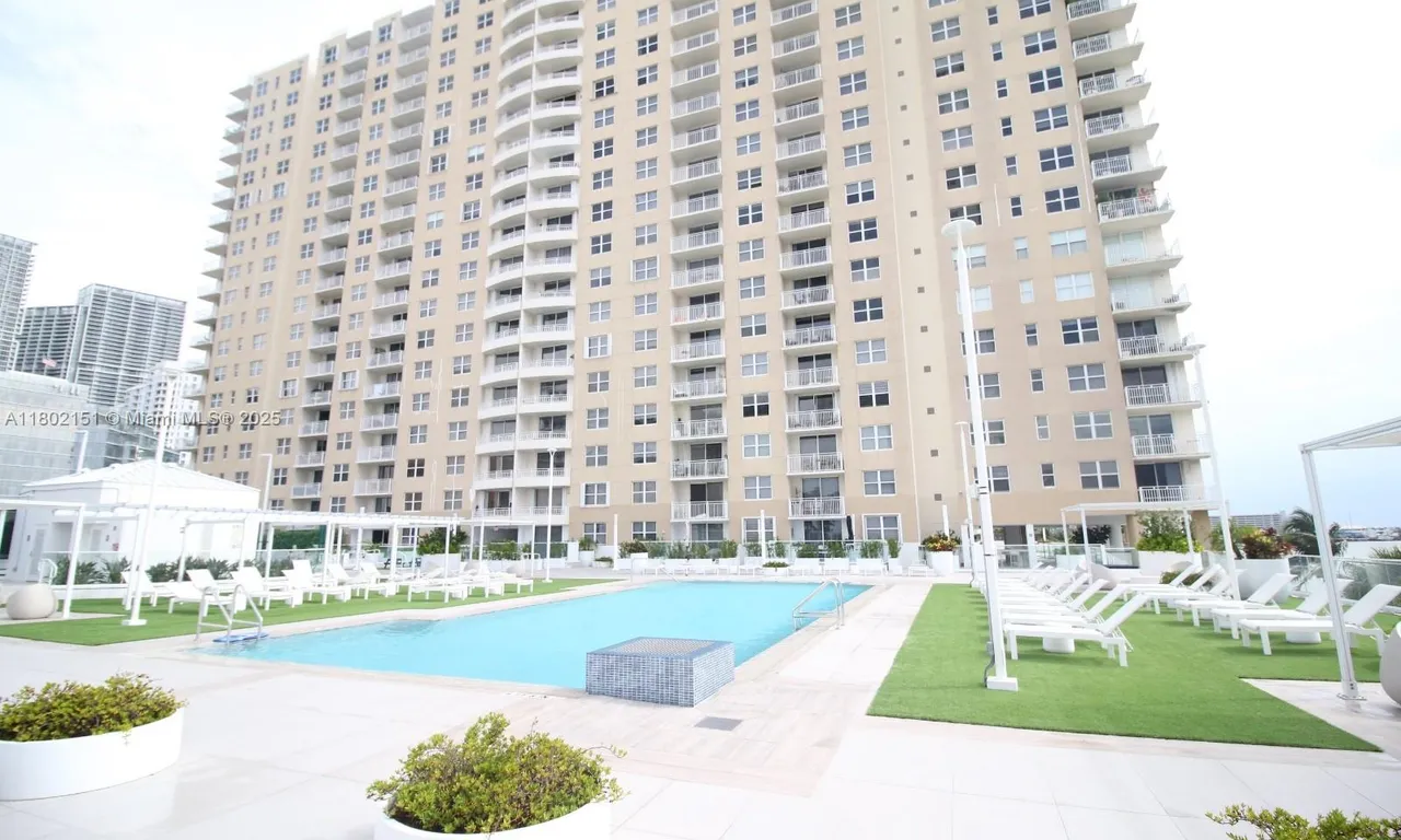 770 Claughton Island Dr # 809, Miami FL 33131