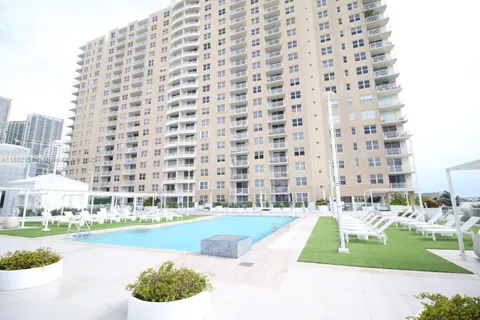 770 Claughton Island Dr # 809, Miami FL 33131