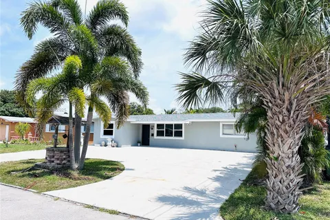 8761 NW 12th St, Pembroke Pines FL 33024