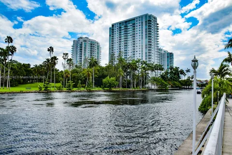 1740 NW N River Dr # 215, Miami FL 33125