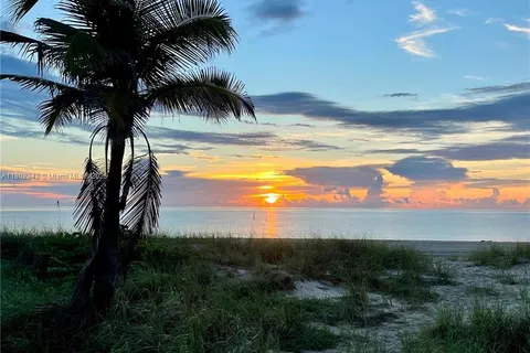 4510 El Mar Dr # 405, Lauderdale By The Sea FL 33308