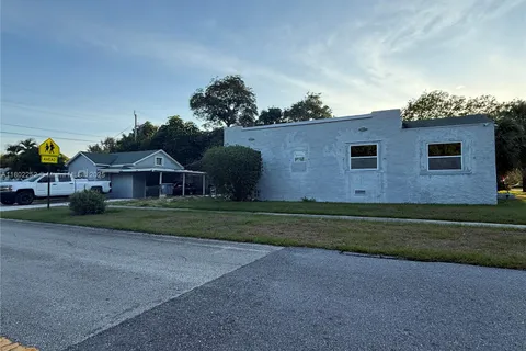 500 Evergreen Dr, Lake Park FL 33403