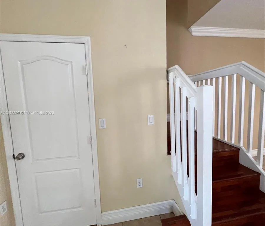 7329  NW 174  TE # 101, Miami Lakes FL 33015