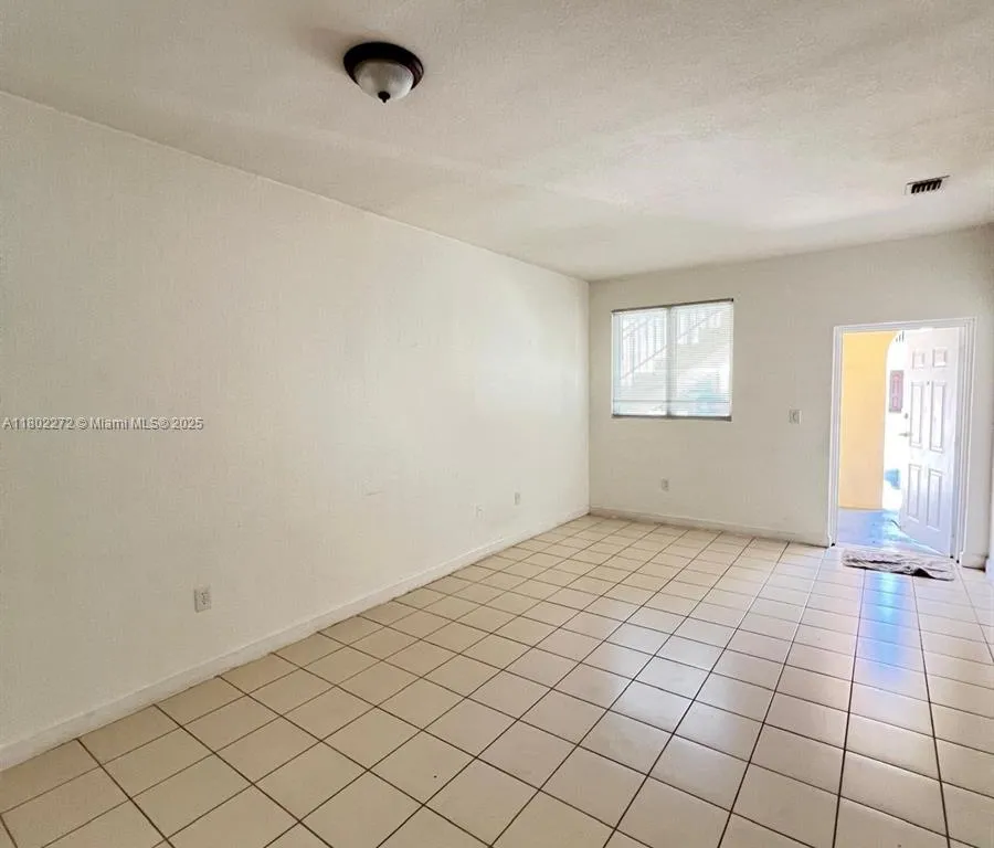 1662 SE 27th Dr # 103, Homestead FL 33035