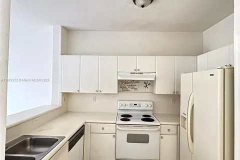 1662 SE 27th Dr # 103, Homestead FL 33035