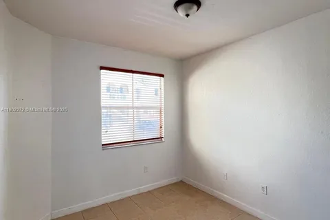 1662 SE 27th Dr # 103, Homestead FL 33035