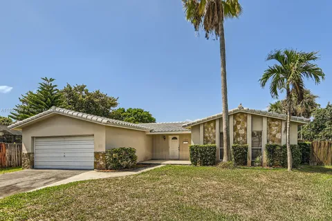 10950 NW 38th Ct, Coral Springs FL 33065