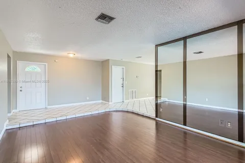 10950 NW 38th Ct, Coral Springs FL 33065
