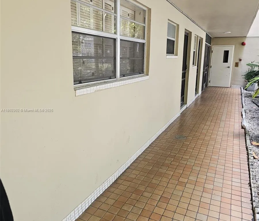 1670 NE 191st St # 3, Miami FL 33179