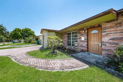 4240 NW 22nd St, Lauderhill FL 33313